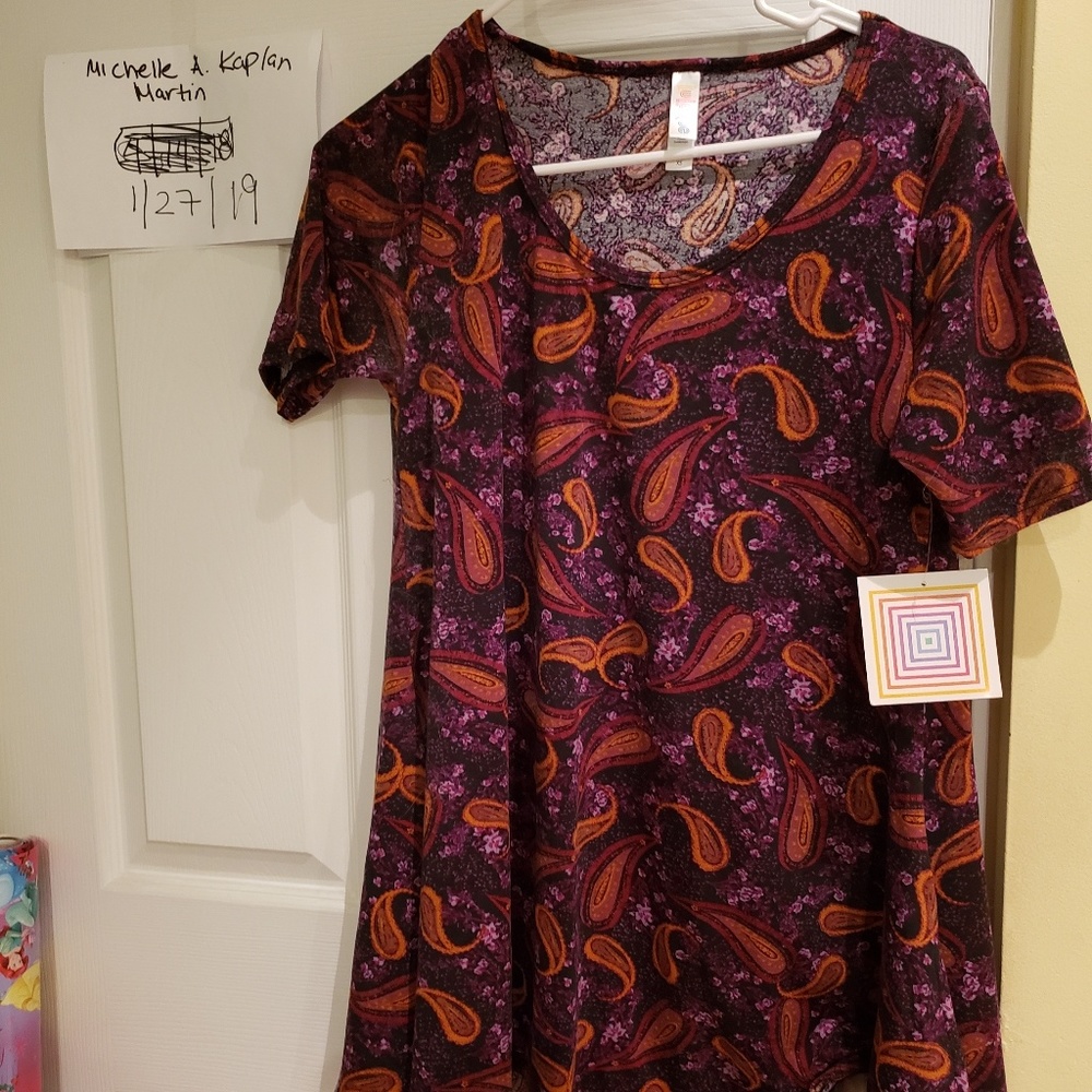 Nwt xs perfect tee. Lularoe